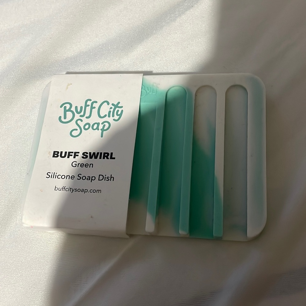 Nwt buff city soap dish